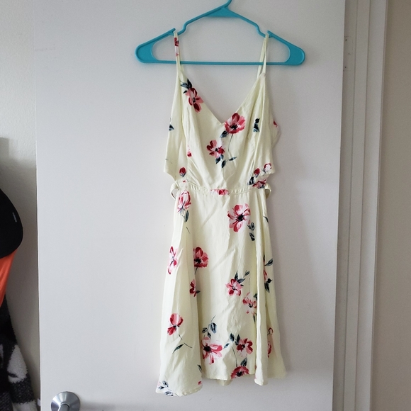 Hollister cutout dress - Picture 4 of 5